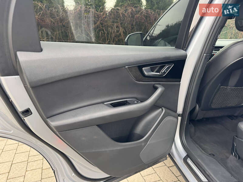 Позашляховик / Кросовер Audi Q7 2017 в Стрию