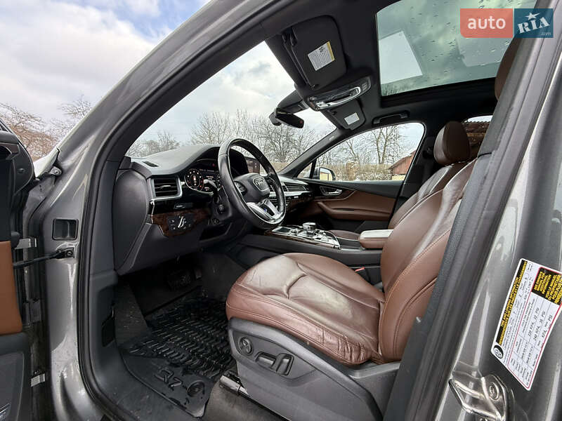 Внедорожник / Кроссовер Audi Q7 2017 в Стрые