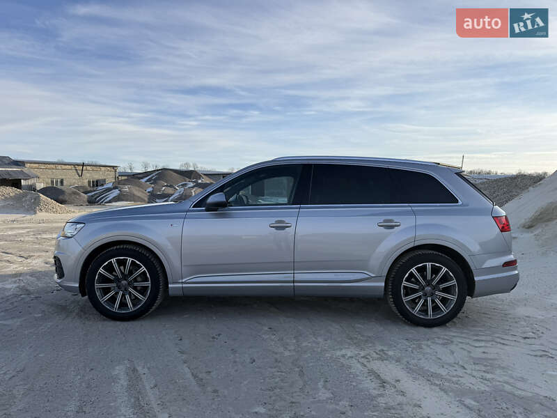 Внедорожник / Кроссовер Audi Q7 2017 в Куликове