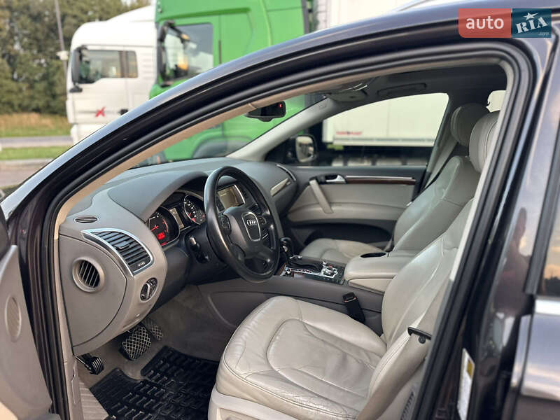 Внедорожник / Кроссовер Audi Q7 2010 в Стрые