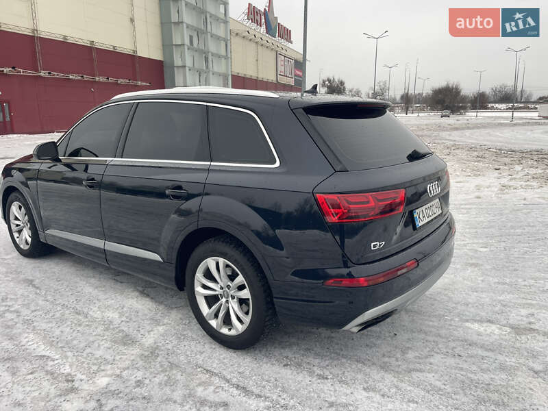 Внедорожник / Кроссовер Audi Q7 2015 в Киеве
