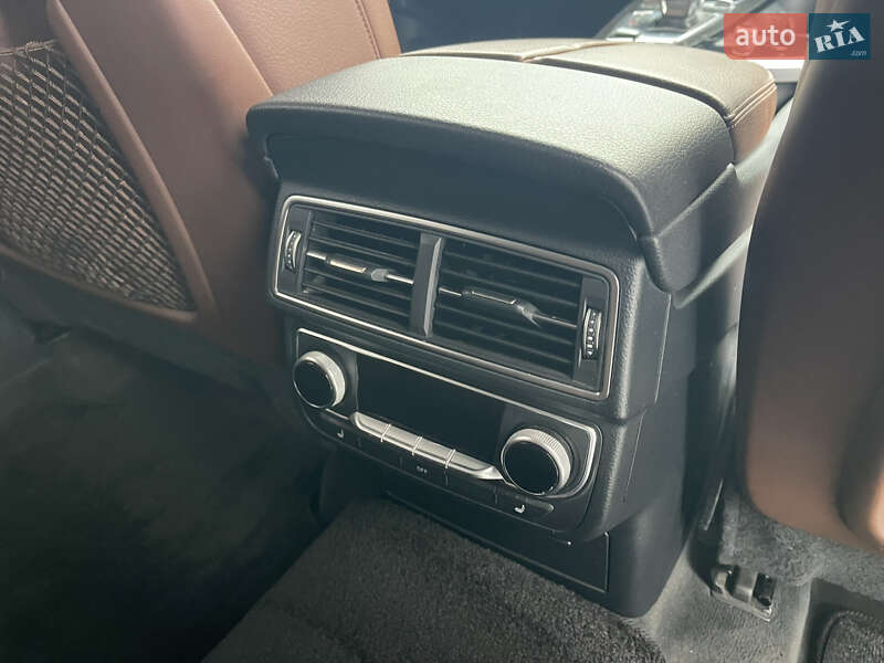 Внедорожник / Кроссовер Audi Q7 2015 в Киеве