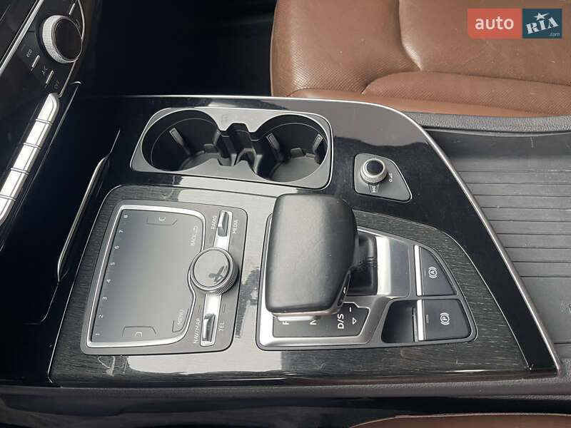 Внедорожник / Кроссовер Audi Q7 2015 в Киеве