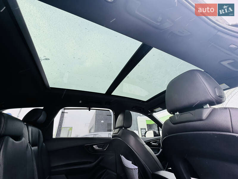 Позашляховик / Кросовер Audi Q7 2017 в Стрию