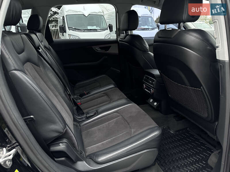 Внедорожник / Кроссовер Audi Q7 2016 в Ровно