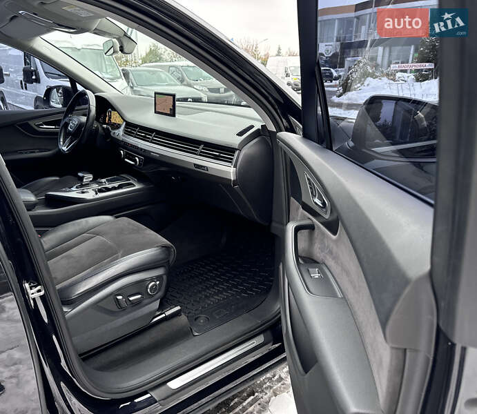 Внедорожник / Кроссовер Audi Q7 2016 в Ровно