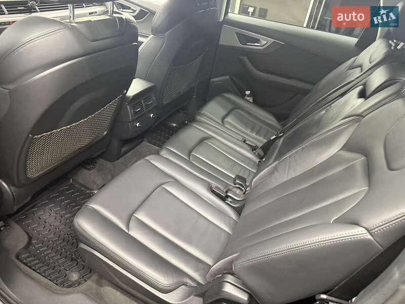 Внедорожник / Кроссовер Audi Q7 2016 в Шполе