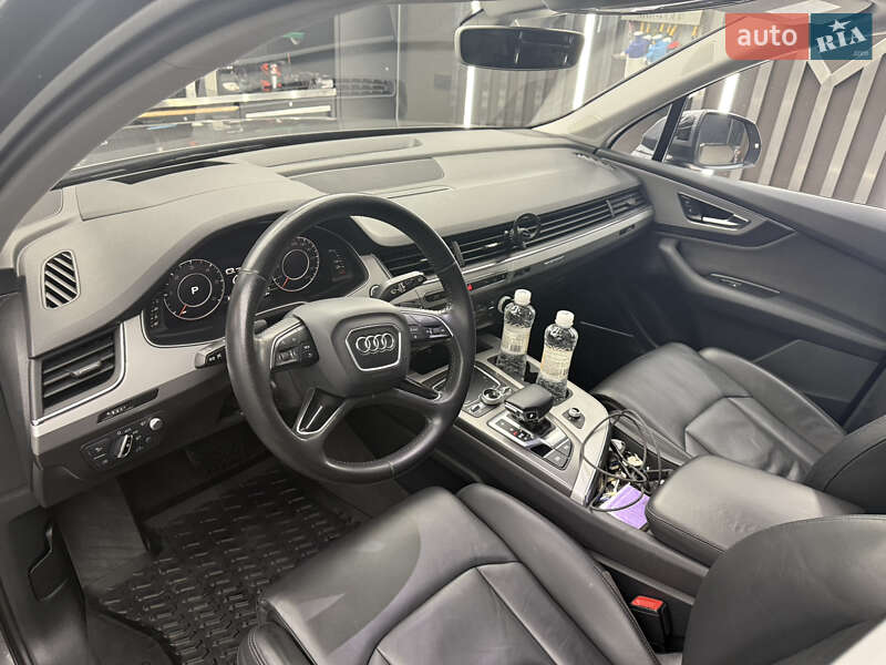 Внедорожник / Кроссовер Audi Q7 2016 в Шполе