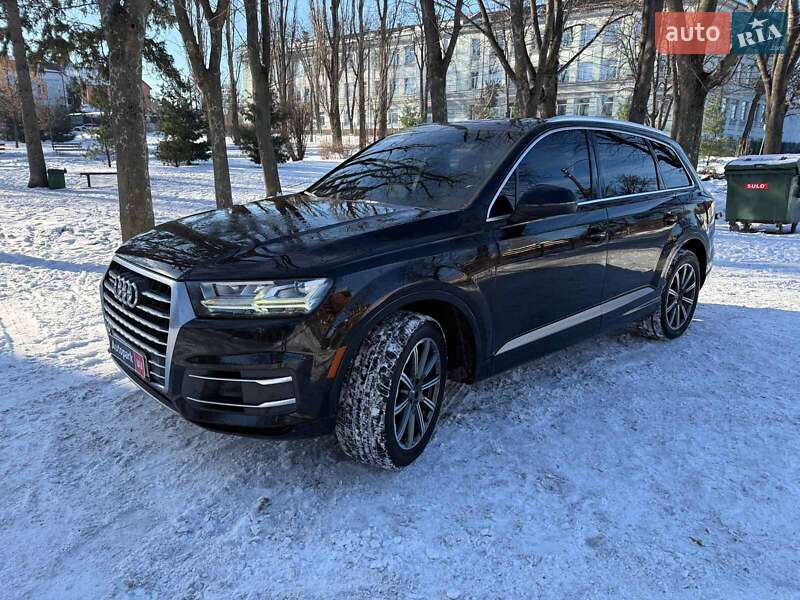 Внедорожник / Кроссовер Audi Q7 2016 в Киеве