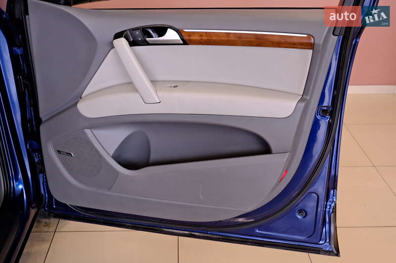 Позашляховик / Кросовер Audi Q7 2015 в Одесі