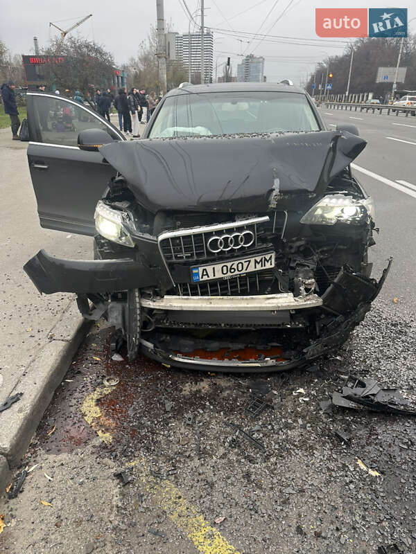 Внедорожник / Кроссовер Audi Q7 2013 в Киеве