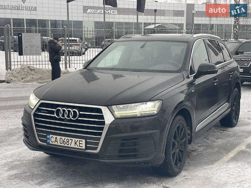Внедорожник / Кроссовер Audi Q7 2018 в Киеве