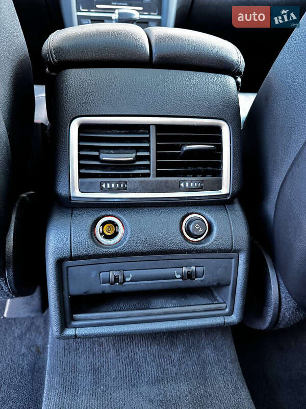 Внедорожник / Кроссовер Audi Q7 2015 в Сарнах