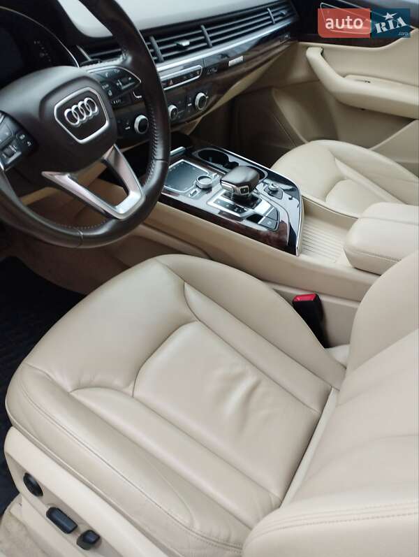 Внедорожник / Кроссовер Audi Q7 2016 в Тернополе