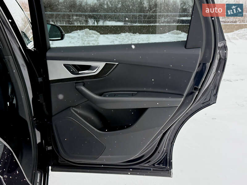 Внедорожник / Кроссовер Audi Q7 2018 в Киеве