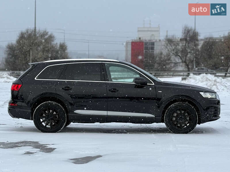 Внедорожник / Кроссовер Audi Q7 2018 в Киеве