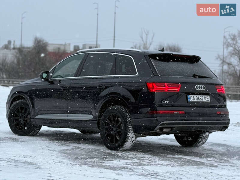 Внедорожник / Кроссовер Audi Q7 2018 в Киеве