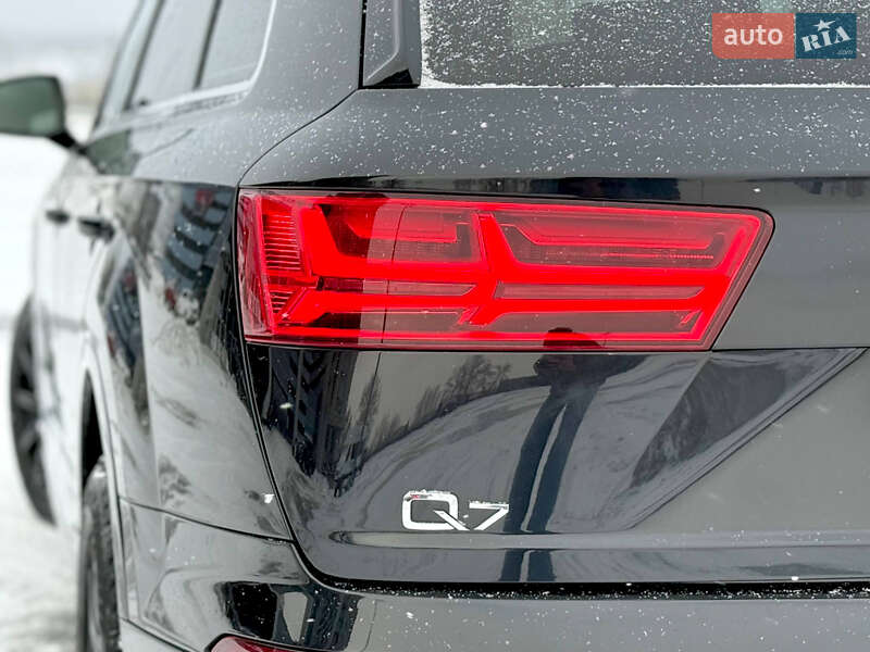 Внедорожник / Кроссовер Audi Q7 2018 в Киеве