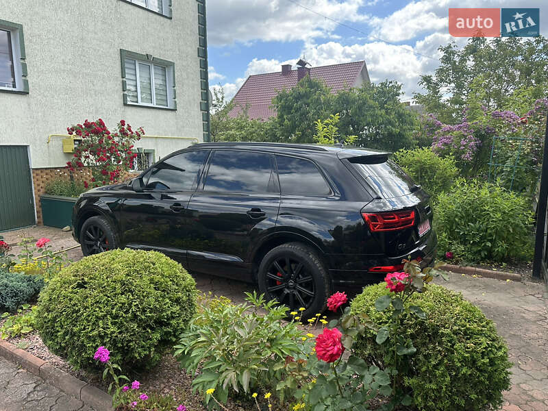 Внедорожник / Кроссовер Audi Q7 2016 в Киеве