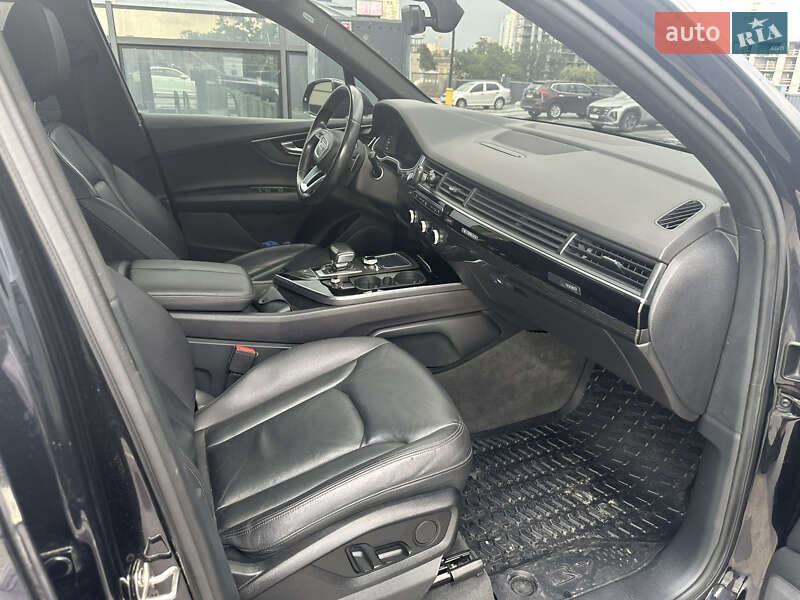 Внедорожник / Кроссовер Audi Q7 2016 в Киеве