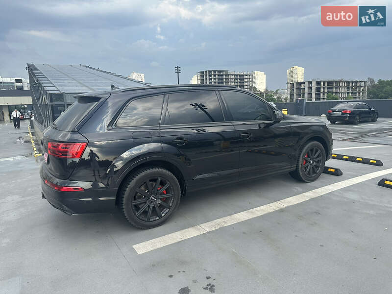 Внедорожник / Кроссовер Audi Q7 2016 в Киеве