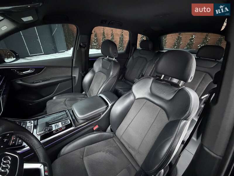 Внедорожник / Кроссовер Audi Q7 2021 в Киеве