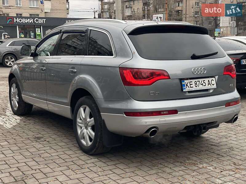 Внедорожник / Кроссовер Audi Q7 2006 в Днепре