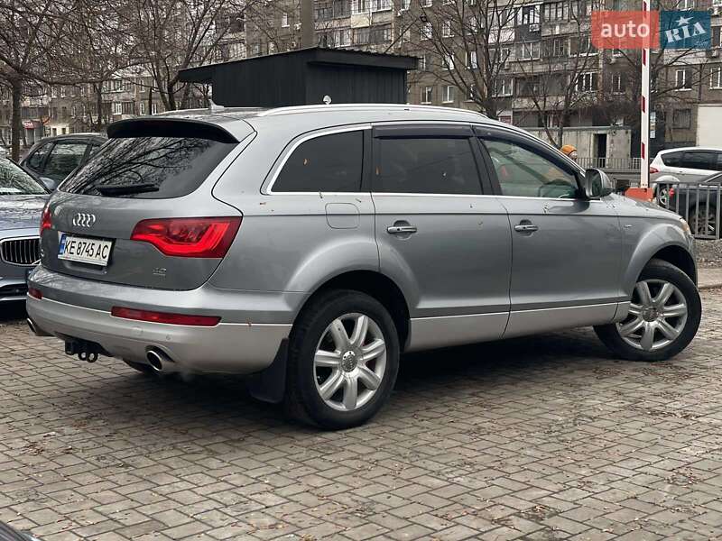 Внедорожник / Кроссовер Audi Q7 2006 в Днепре