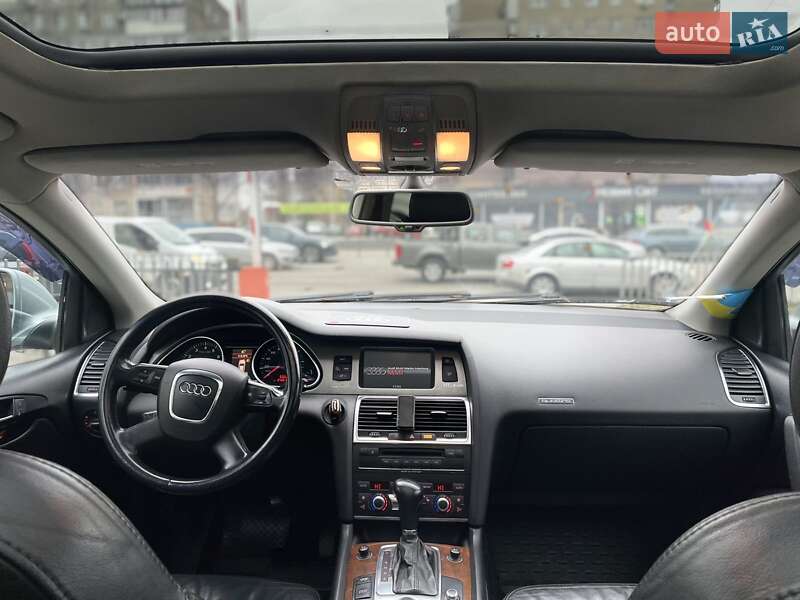 Внедорожник / Кроссовер Audi Q7 2006 в Днепре
