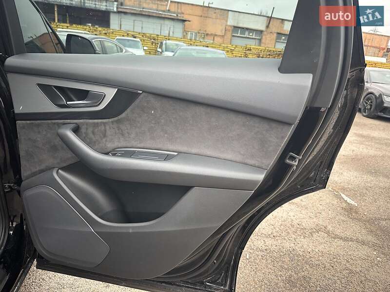 Внедорожник / Кроссовер Audi Q7 2017 в Запорожье