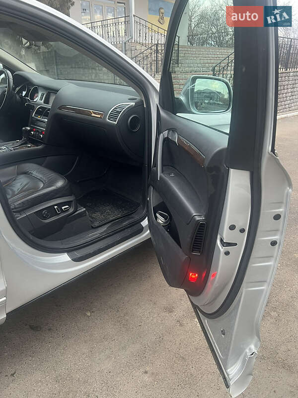 Внедорожник / Кроссовер Audi Q7 2011 в Томашполе