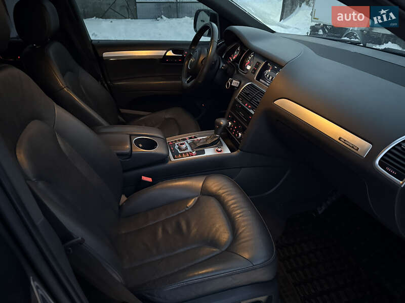 Внедорожник / Кроссовер Audi Q7 2013 в Дубно