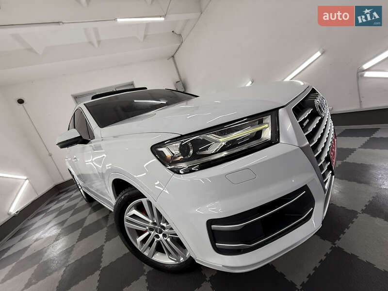 Внедорожник / Кроссовер Audi Q7 2018 в Трускавце
