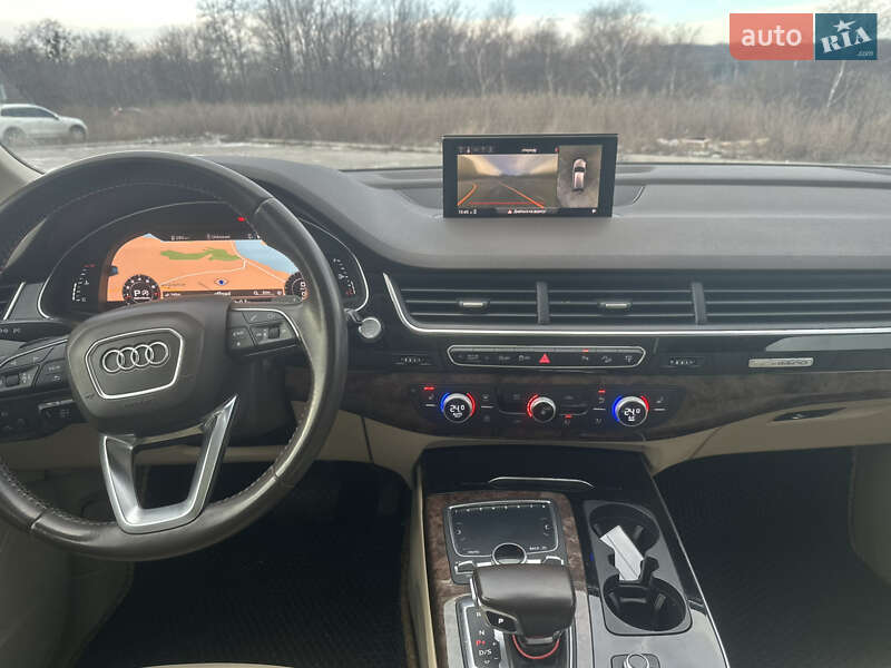Внедорожник / Кроссовер Audi Q7 2017 в Полтаве