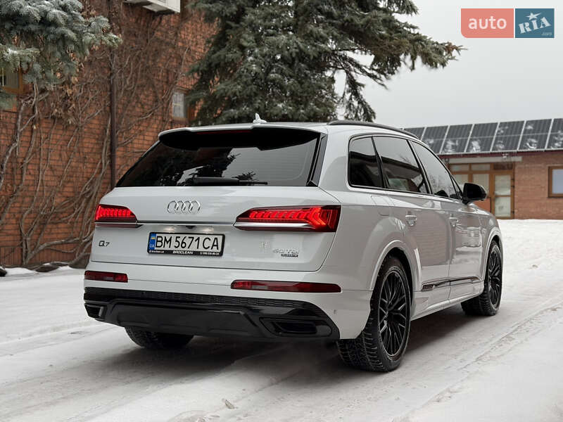 Внедорожник / Кроссовер Audi Q7 2020 в Киеве