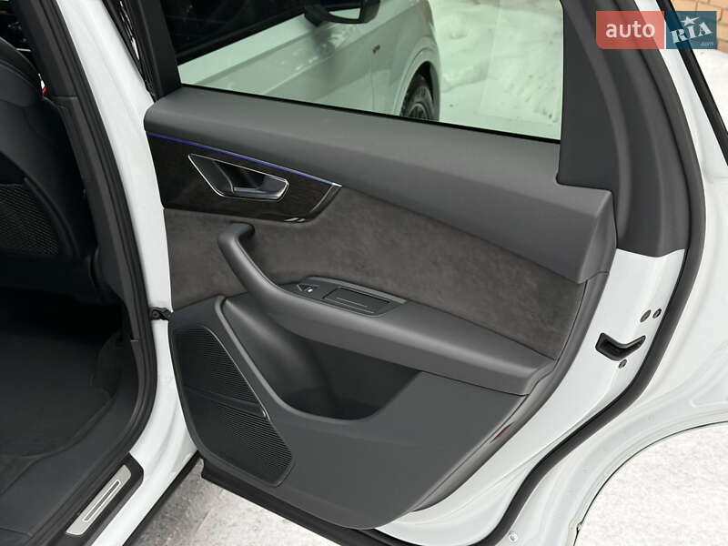 Внедорожник / Кроссовер Audi Q7 2020 в Киеве