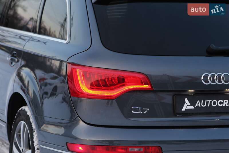 Внедорожник / Кроссовер Audi Q7 2015 в Киеве