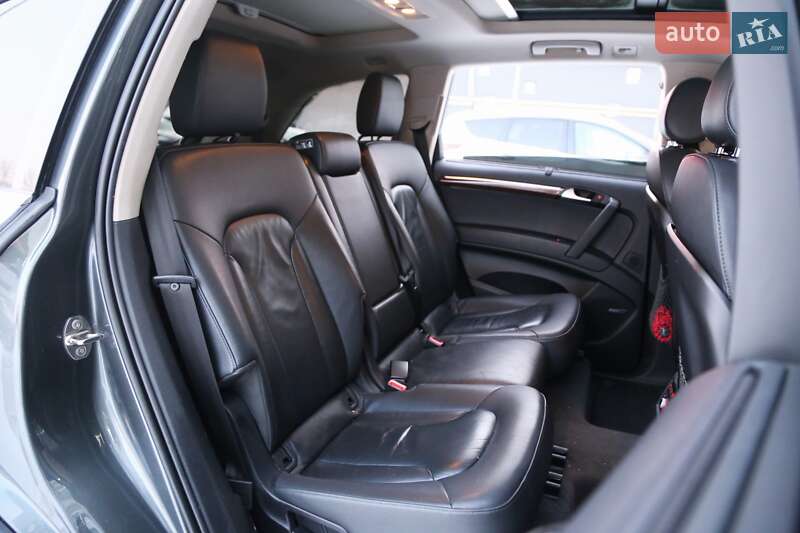 Внедорожник / Кроссовер Audi Q7 2015 в Киеве