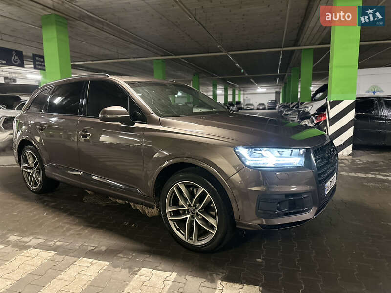Внедорожник / Кроссовер Audi Q7 2017 в Киеве