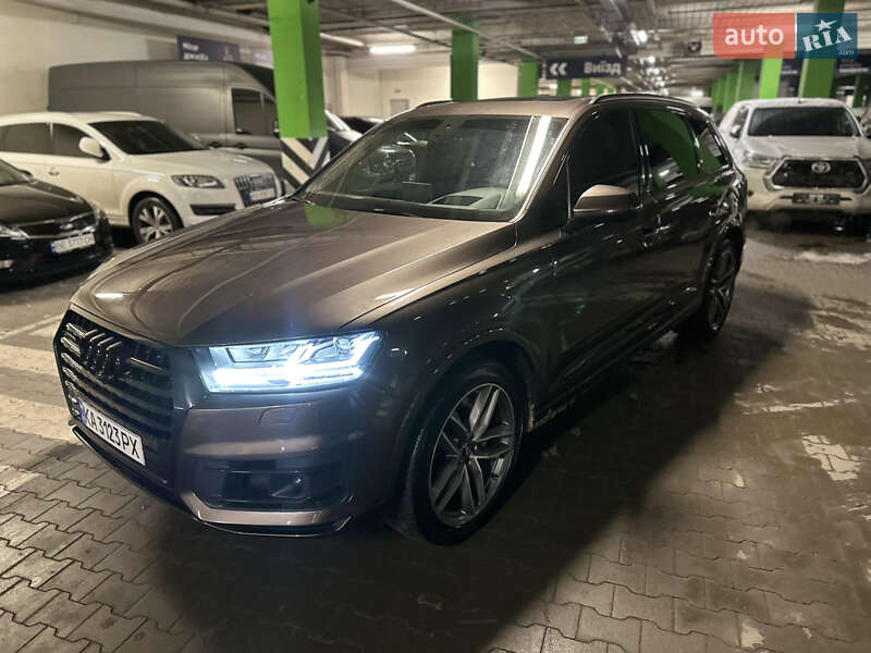 Внедорожник / Кроссовер Audi Q7 2017 в Киеве