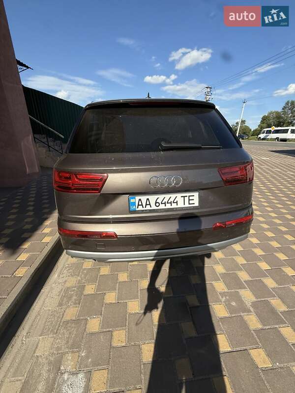 Внедорожник / Кроссовер Audi Q7 2016 в Киеве