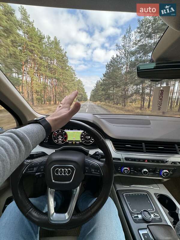 Внедорожник / Кроссовер Audi Q7 2016 в Киеве
