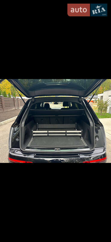 Внедорожник / Кроссовер Audi Q7 2020 в Киеве