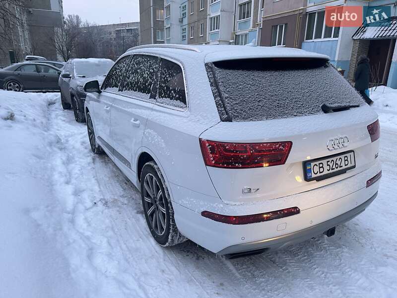 Внедорожник / Кроссовер Audi Q7 2017 в Чернигове