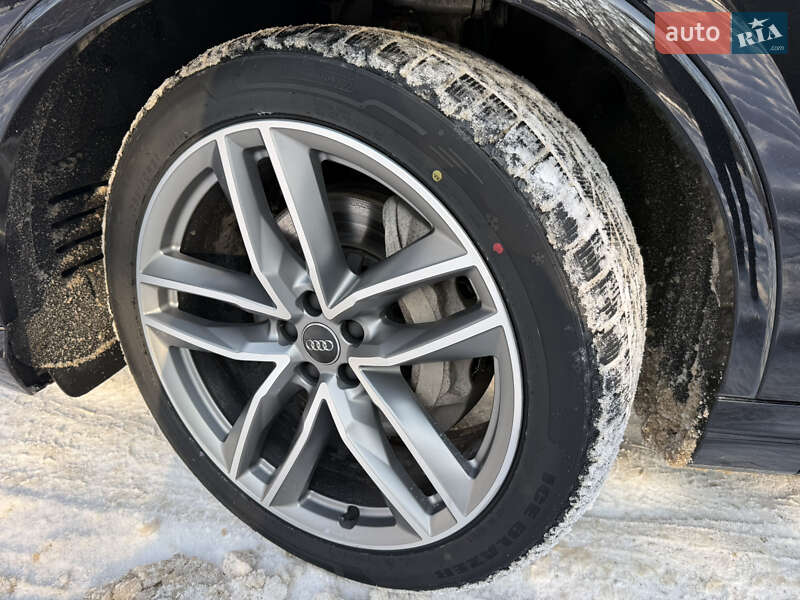 Внедорожник / Кроссовер Audi Q7 2018 в Чернигове