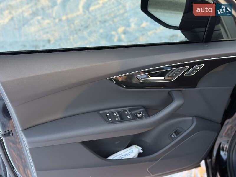 Внедорожник / Кроссовер Audi Q7 2023 в Киеве
