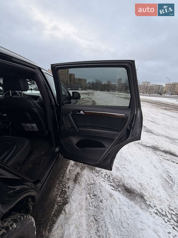 Внедорожник / Кроссовер Audi Q7 2011 в Харькове