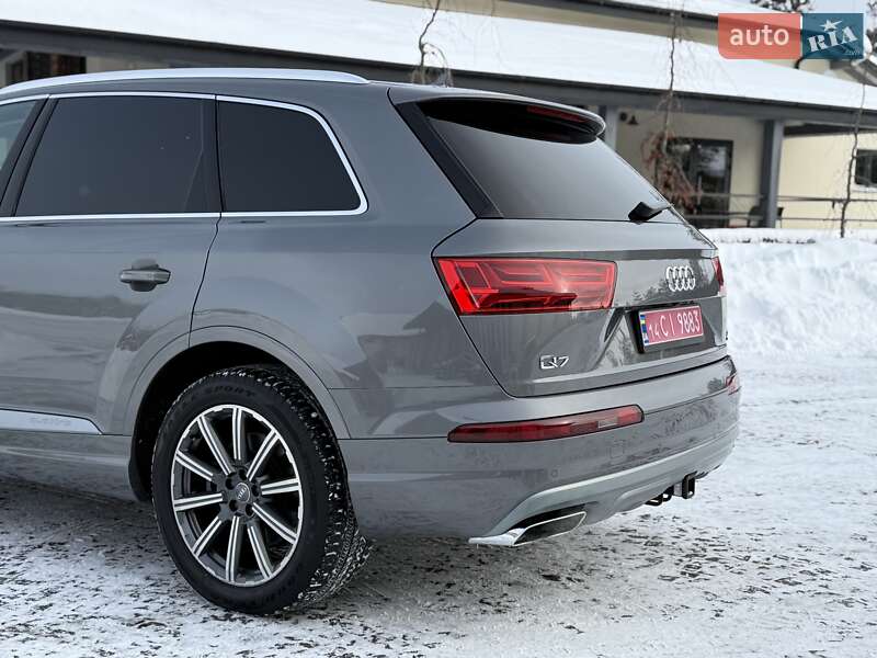 Позашляховик / Кросовер Audi Q7 2016 в Львові