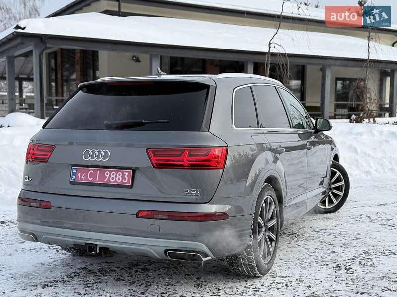 Позашляховик / Кросовер Audi Q7 2016 в Львові