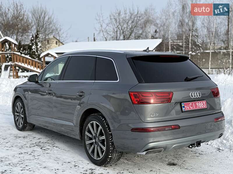 Позашляховик / Кросовер Audi Q7 2016 в Львові